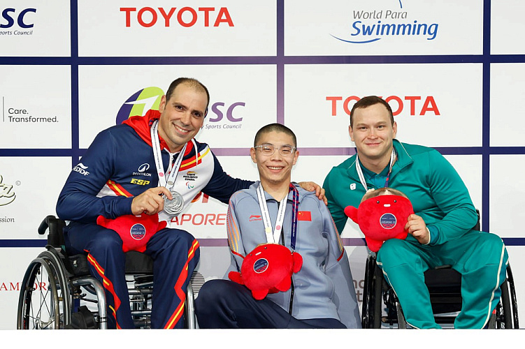 Российские паралимпийцы завоевали 4 золотые, а также по 2 серебряные и бронзовые медали в четвертый день чемпионата мира по плаванию в Сингапуре
