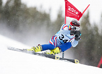 Российские спортсмены завоевали золотую и две бронзовые медали в первый соревновательный день этапа Кубка мира по горнолыжному спорту среди лиц с поражением опорно-двигательного аппарата и нарушением зрения, который стартовал в  г. Санкт-Мориц (Швейцария)