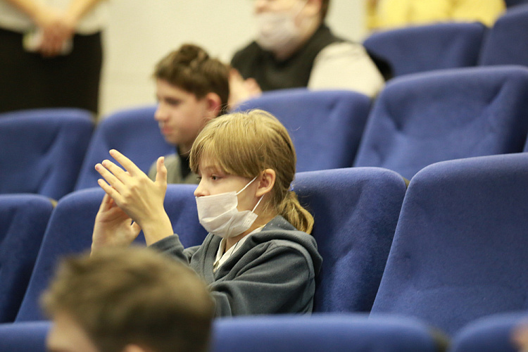 П.А. Рожков совместно с чемпионами и призерами Паралимпийских игр, в г. Дзержинске провели Паралимпийский урок для учеников Дзержинской специальной коррекционной школы