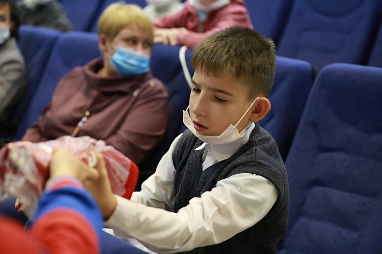 П.А. Рожков совместно с чемпионами и призерами Паралимпийских игр, в г. Дзержинске провели Паралимпийский урок для учеников Дзержинской специальной коррекционной школы