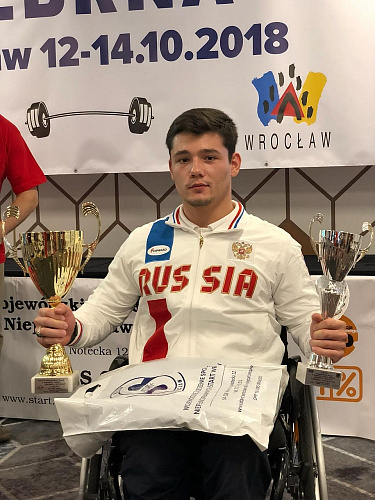 9 золотых, 4 серебряные и 3 бронзовые медали завоевали российские спортсмены на международных соревнованиях по пауэрлифтингу спорта лиц с ПОДА в Польше